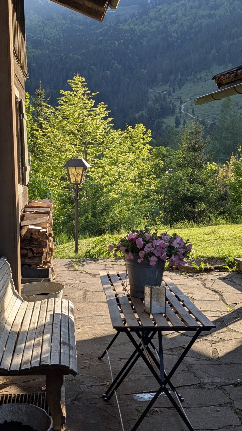 Terrasse mit Bergblick